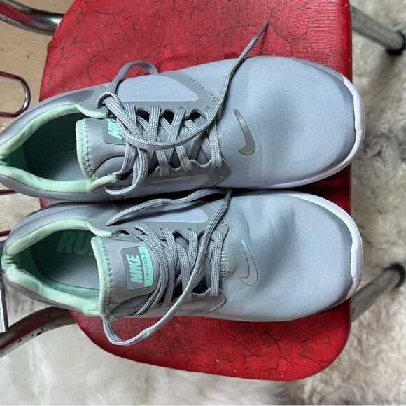 Nike Women's Gray Running Shoes - Picture 2 of 9
